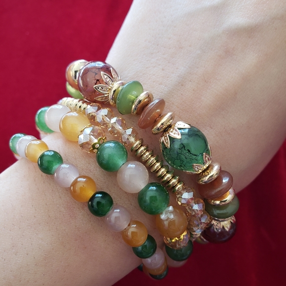 Green and yellow beaded stretchy bracelets - Picture 6 of 7
